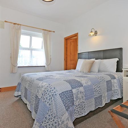 The Courtyard B&B 번래티 외부 사진